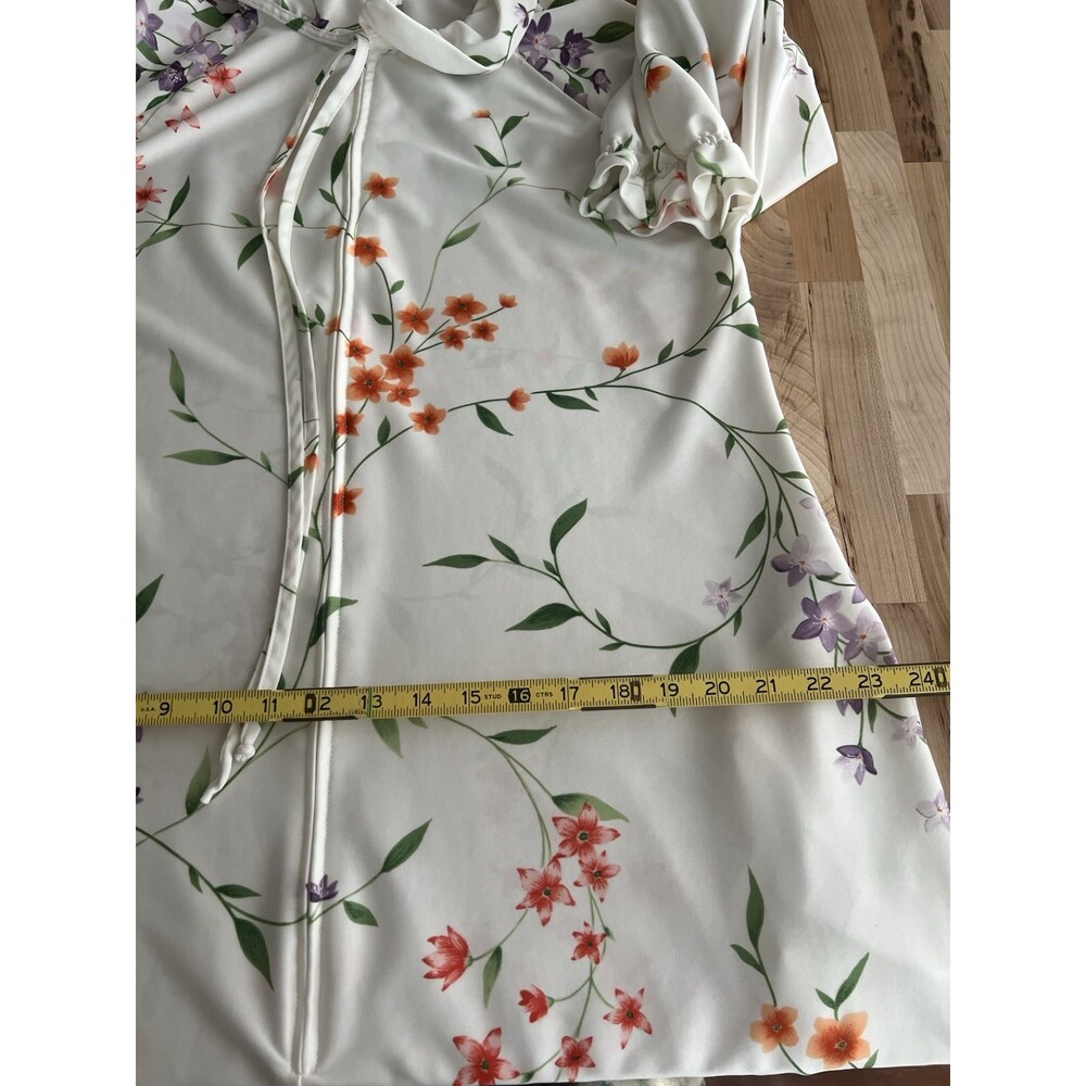 Vintage 60s 70s House Coat Robe Ruffle Neck White Orange Purple Floral Medium - Picture 14 of 15
